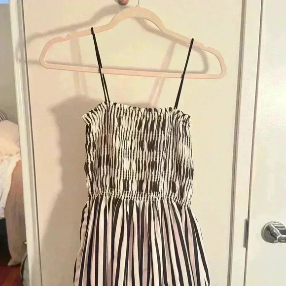 BOUTIQUE black white striped smocked dress - Picture 2 of 7
